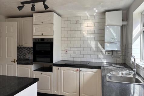 Kitchen 2.jpg