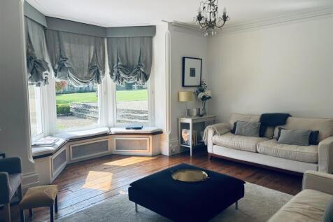 Lounge 4.jpg