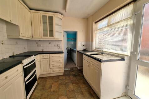 5 Tugela Road - Kitchen.jpg