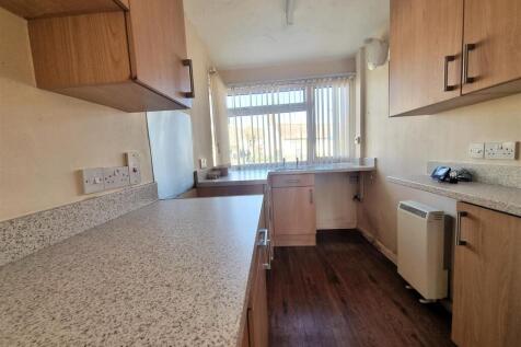 7 Ogilivie - Kitchen.jpg