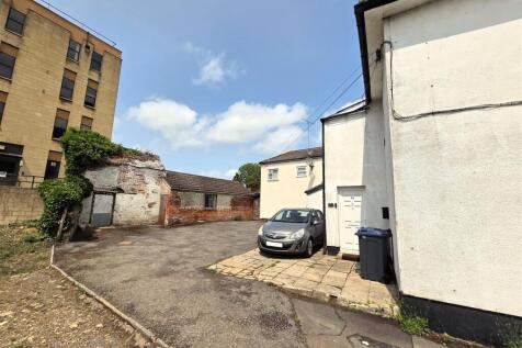 50 New Road - Parking.jpg