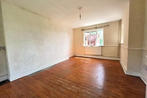 1 Seagry Hill - Lounge.jpg
