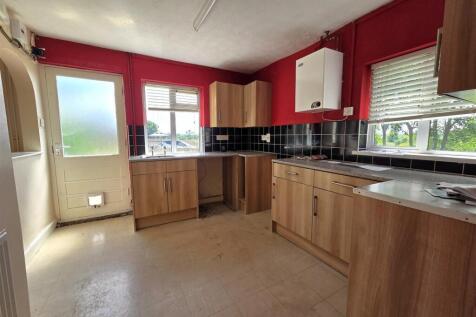 1 Seagry Hill - Kitchen.jpg