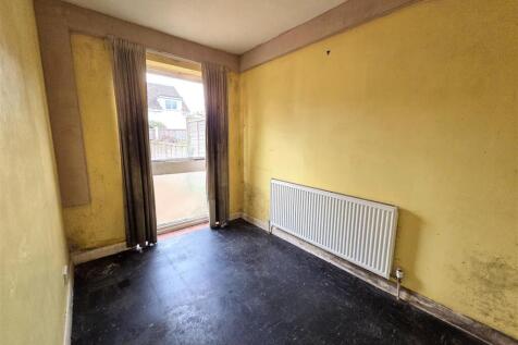 11 Cowley Way - Dining Room.jpg