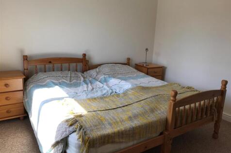 10 Wiltshire Cres second bedroom.jpg