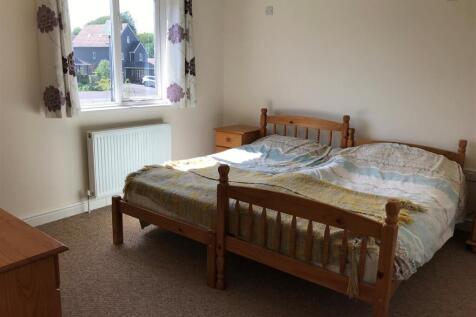 10 Wiltshire Crescent second bedroom 2.jpg