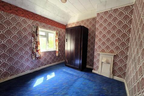 175 London Road - Bed 2.jpg