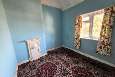 175 London Road - Bed 3.jpg