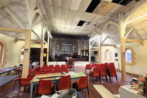 Lowden Church - Nave2.jpg