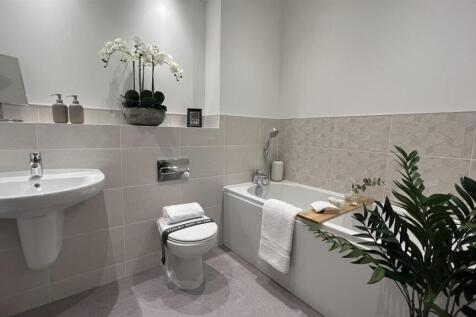 Bathroom 2.JPEG