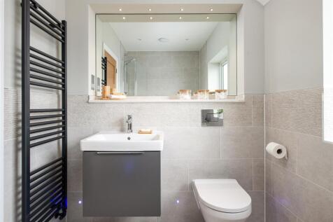 Bathroom_2.jpg