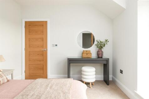Bedroom2_2.jpg