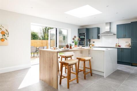 Kitchen_1.jpg