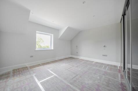 NES3 MAIN BEDROOM.jpg