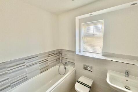 Banbury bathroom, Lackham Place.jpg