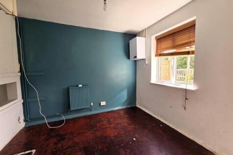 15 Green Road - Dining.jpg