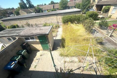 11 Harris Road - Rear Garden.jpg
