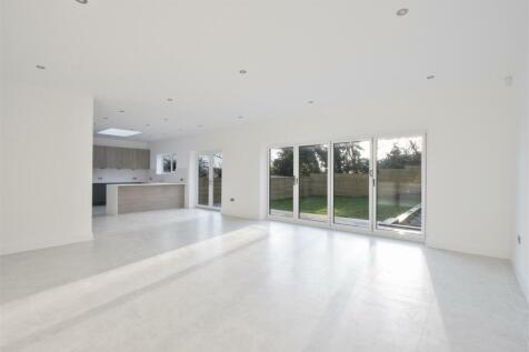 Superb Open Plan Kitchen/Dining/Family Room
