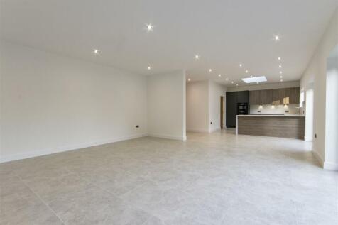 Superb Open Plan Kitchen/Dining/Family Room