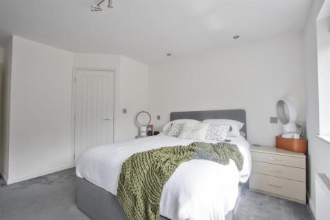 Master room 2.jpg