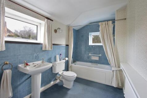 Family Bathroom .jpg