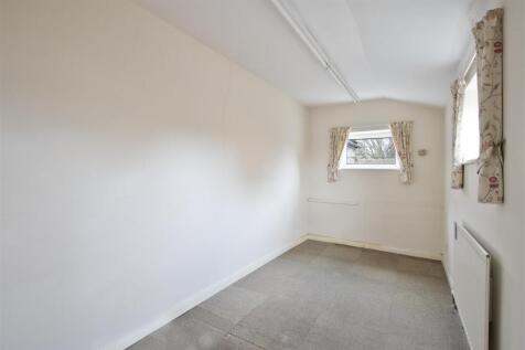 Bedroom 4.jpg