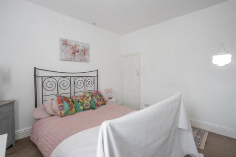 Bed 2 .jpg