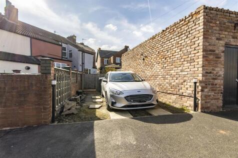Car Standing Space