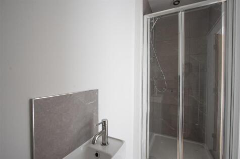 Ensuite 2.jpg