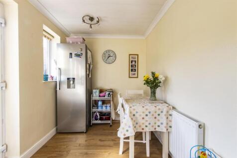 &#39;L&#39; Shaped Kitchen/Diner