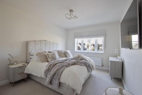 Master room 1.jpg