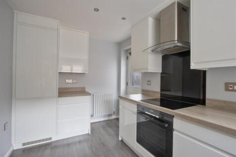 Kitchen 2.jpg