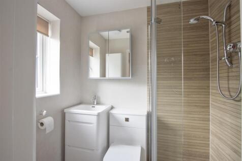 Master Ensuite .jpg