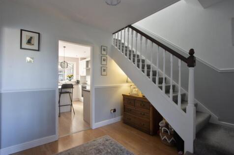 Entrance hall 1.jpg