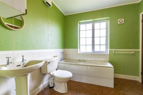 &#39;Jack&#39; &amp; &#39;Jill&#39; Bathroom