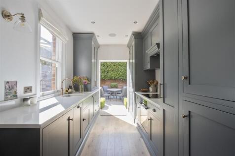 Re-Fitted Galley Kitchen