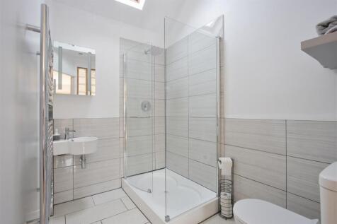 En Suite Shower Room