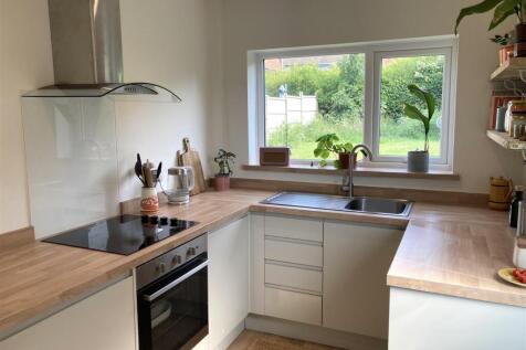 Re-fitted Kitchen 2.jpeg