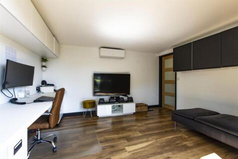 Garden Room 1