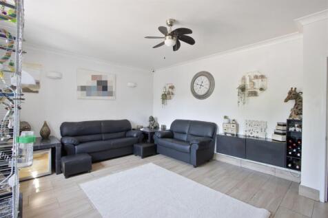 Lounge 1