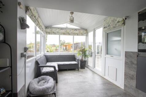 Family/Garden Room 2