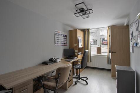 Bedroom Three/Study