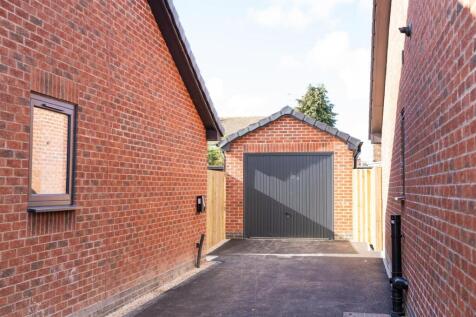 Garage .jpg