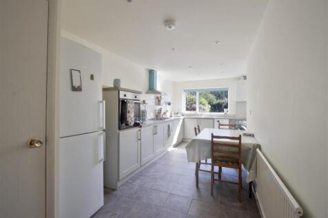 Kitchen 1.jpg