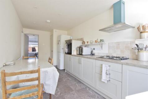 Kitchen 3.jpg