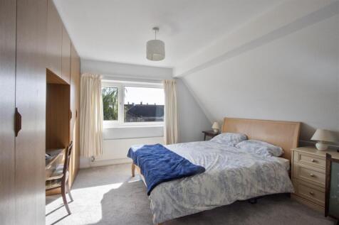 Bedroom 1.jpg