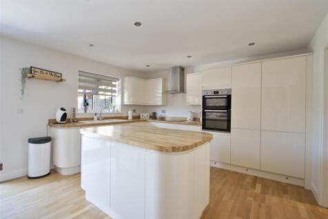 Dining Kitchen - Pic 2