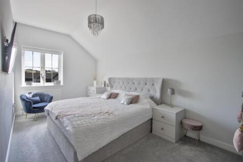 Bedroom Two - Pic 2