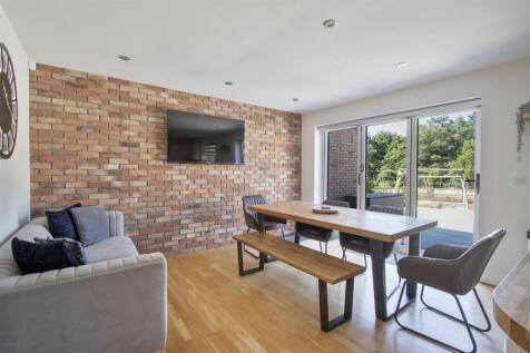 Dining Kitchen - Pic 3