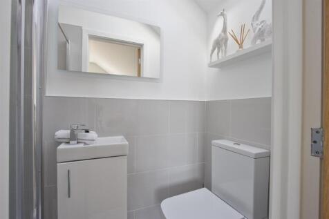 En Suite Shower Room - Pic 1